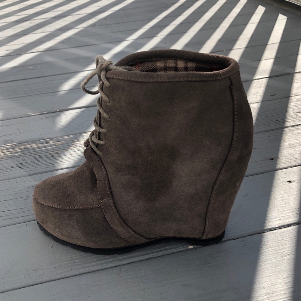 Aldo taupe Nubuck suede lace up wedge booties 7 - Picture 8 of 8